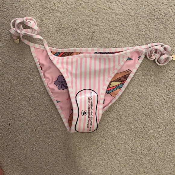 Wildfox String Bikini Bottoms Hamburger Pink P/S - Picture 3 of 4